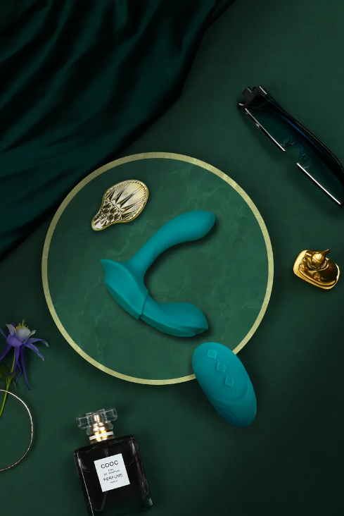 Aya wearable vibrator, magnetic hands-free toy, discreet vibrator